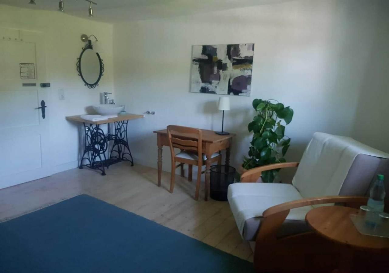 Aeltestes Haus In Quentel - Ferienwohnung 1 Mit Kleinem Garten Hessisch Lichtenau Экстерьер фото